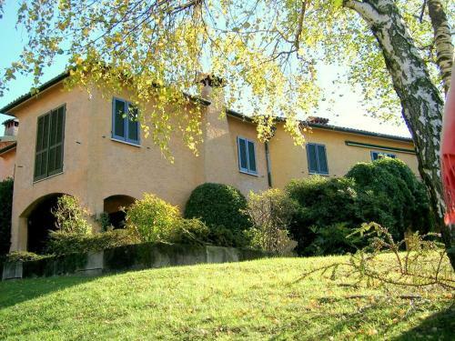 Luxurious Cottage In Lierna With Swimming Pool