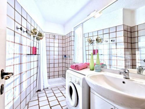 Luxurious Cottage In Lierna With Swimming Pool