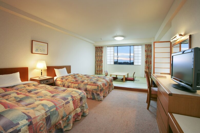 Royal Hotel Toyama Tonami