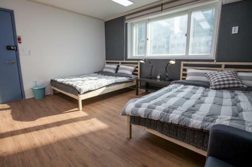 Hostal Twins Guesthouse
