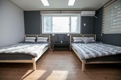 Hostal Twins Guesthouse