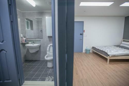 Hostal Twins Guesthouse
