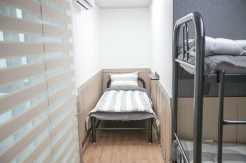 Hostal Twins Guesthouse