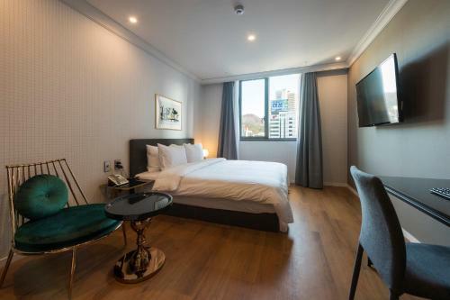 Brown-dot Hotel Guseo