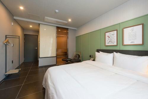 Brown-dot Hotel Guseo