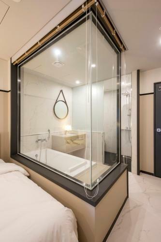 Brown-dot Hotel Guseo