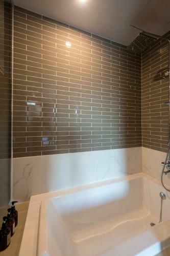 Brown-dot Hotel Guseo