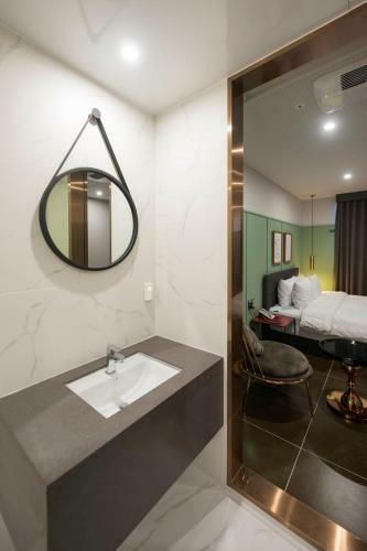 Brown-dot Hotel Guseo
