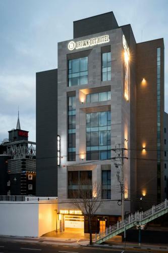 Brown-dot Hotel Guseo