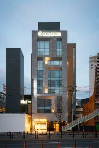 Brown-dot Hotel Guseo