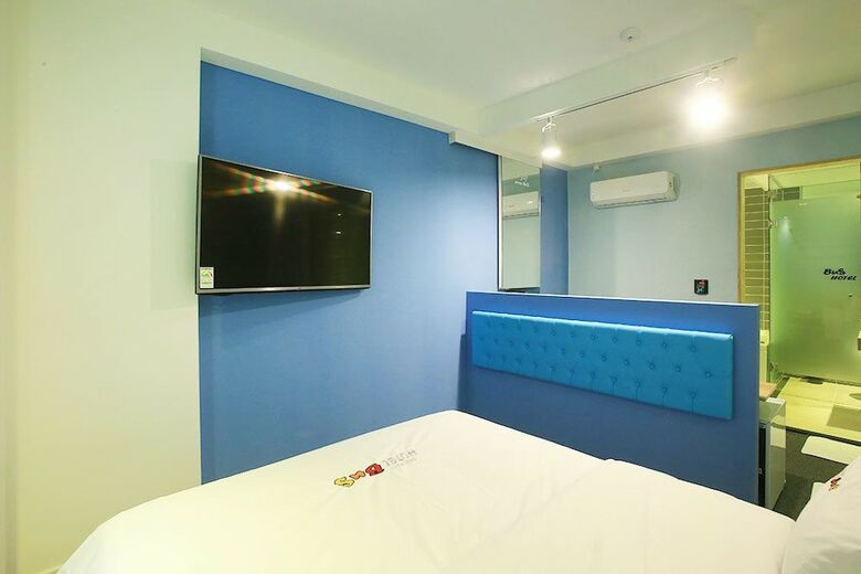 Motel Hotel Bus