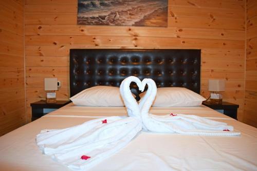 Saranda Beach Bungalow