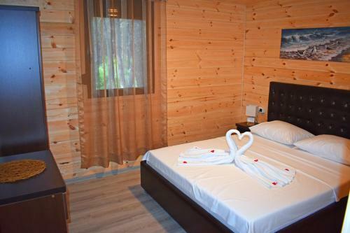 Saranda Beach Bungalow