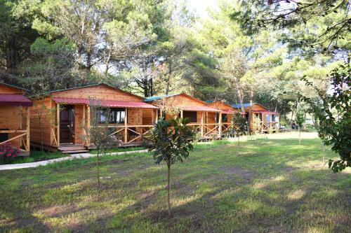 Saranda Beach Bungalow