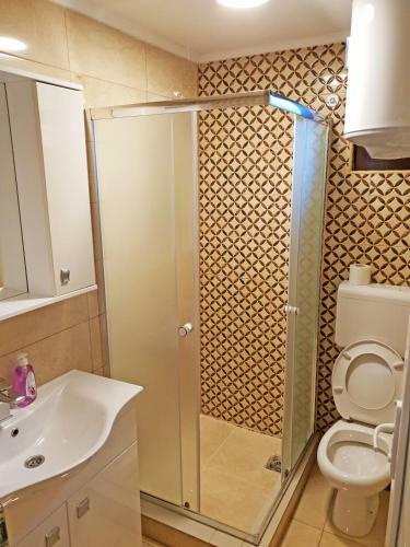 Saranda Beach Bungalow