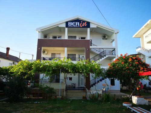 Hostal Berin Apartments