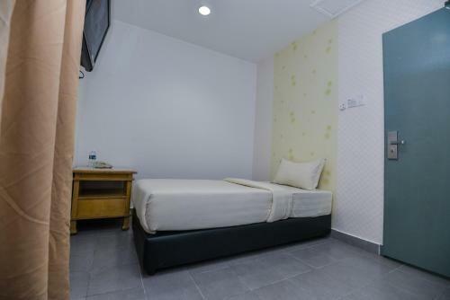 Alpha Hotel