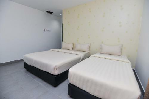 Alpha Hotel