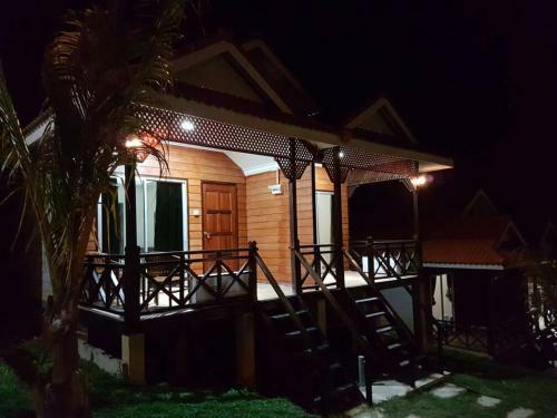 Perhentian Island Cocohut Long Beach Resort