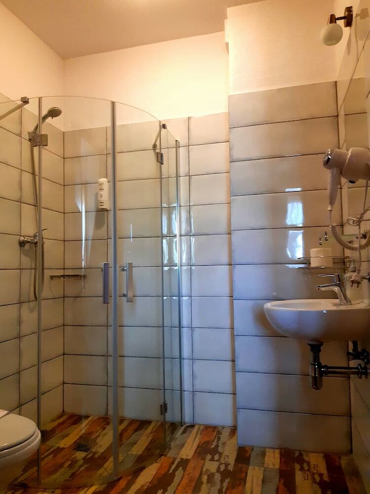 Hostal Pensjonat Dworek Polski