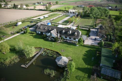 Hostal Dworek Tuszk�wka W Kaputach