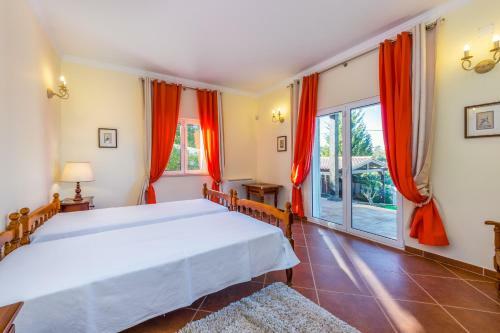 Villa Amarela