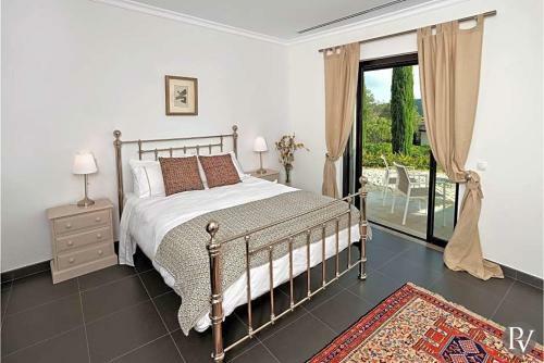 Santa Barbara De Nexe Villa Sleeps 8 Pool Air Con