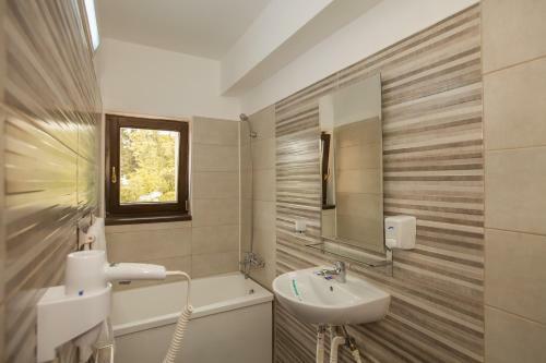 Hostal Pensiunea Aurora