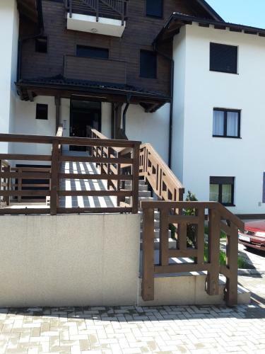 Apartman Zlatna Ru?a