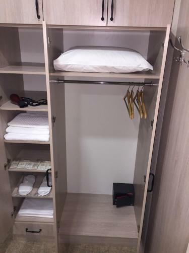 Hostal Vesta Guest House