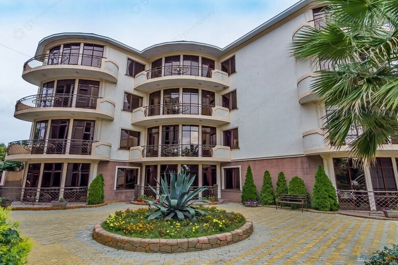 Holiday Hotel