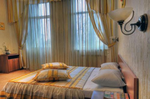 Kadgaron Hotel