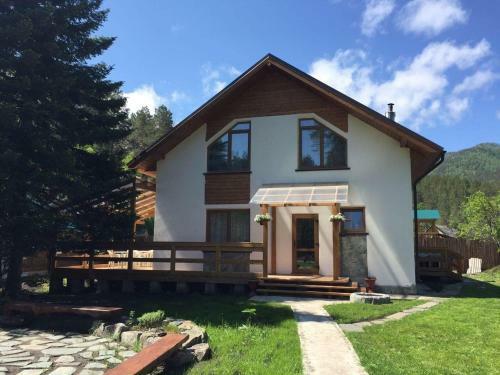 Serebryanniy Ruchey Cottage