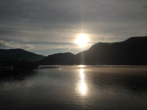 Hostal Lake House