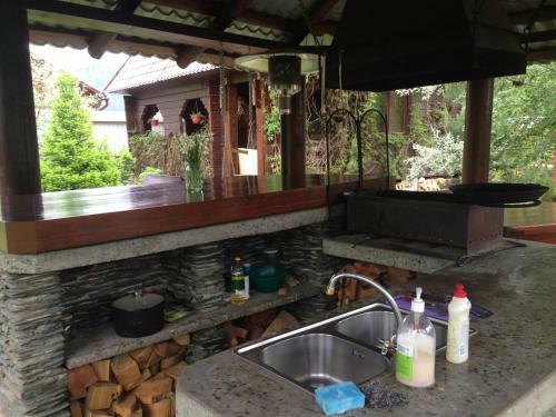 Hostal Lake House