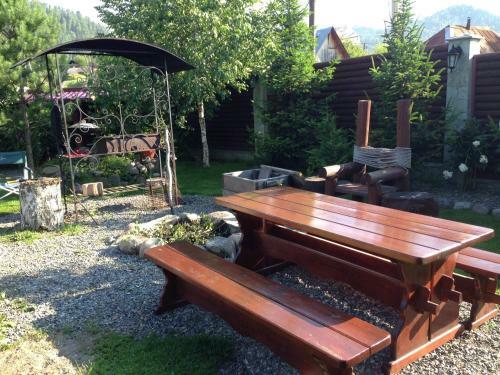 Hostal Lake House