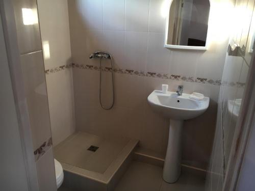 Hostal Guesthouse On Krasnykh Partizan 4