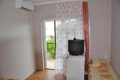 Hostal Guesthouse On Krasnykh Partizan 4