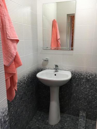 Hostal Guesthouse On Krasnykh Partizan 4