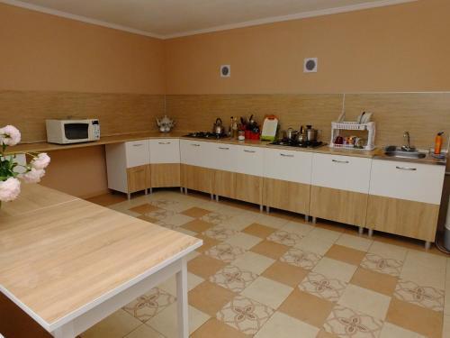 Hostal Guesthouse On Krasnykh Partizan 4