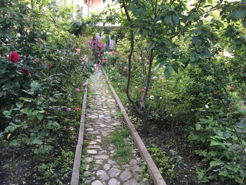 Hostal Guesthouse On Krasnykh Partizan 4