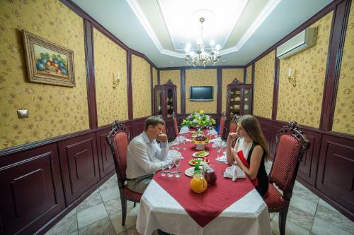 Hotel Postoyaly Dvor Grinn