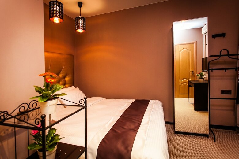 Leo Hotel