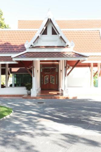 Hotel Rk Riverside Resort & Spa (reon Kruewal)