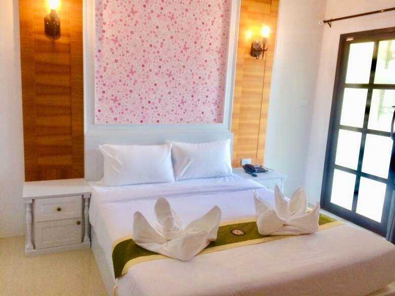 Ploy's Pearl Hotel