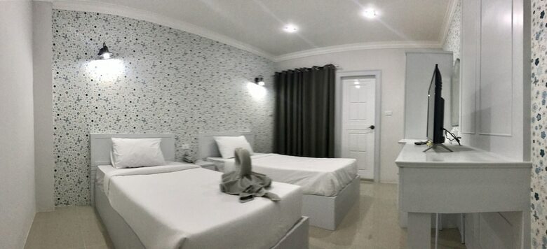 Ploy's Pearl Hotel