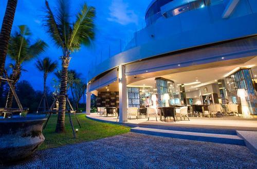 Hotel Away Phuket Le Coral