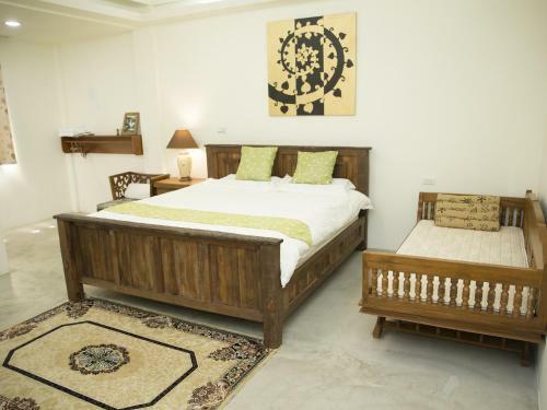 Home & Teak Residence