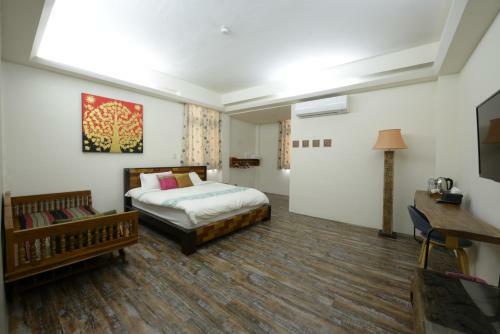 Home & Teak Residence