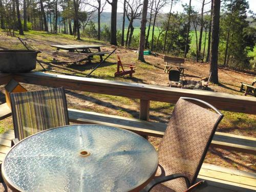 Rock Eddy Bluff Farm Cabins